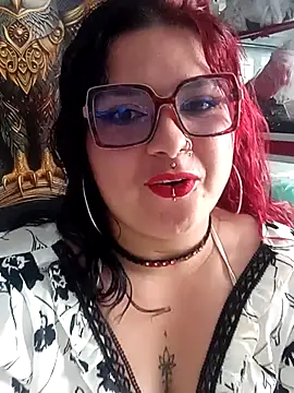 Snapshot of Curvy-Queen chatting on 10/10/25, 09:04 Curvy-Queen online show from 10/10/25, 09:04