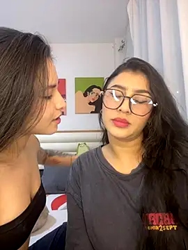 Snapshot of Sweet_and_Rous0 chatting on 09/26/25, 02:51 Sweet and Rous0 online show from 09/26/25, 02:51