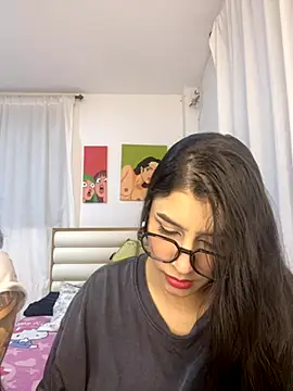 Snapshot of Sweet_and_Rous0 chatting on 10/01/25, 03:44 Sweet and Rous0 online show from 10/01/25, 03:44