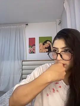 Snapshot of Sweet_and_Rous0 chatting on 10/05/25, 03:41 Sweet and Rous0 online show from 10/05/25, 03:41