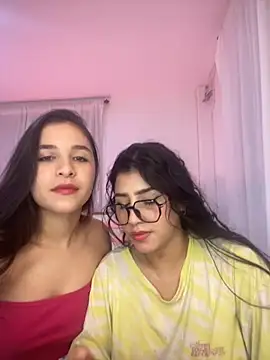 Snapshot of Sweet_and_Rous0 chatting on 09/11/25, 03:50 Sweet and Rous0 online show from 09/11/25, 03:50
