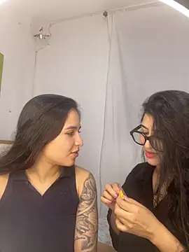 Snapshot of Sweet_and_Rous0 chatting on 10/27/25, 03:18 Sweet and Rous0 online show from 10/27/25, 03:18