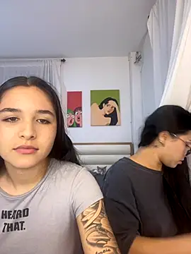 Snapshot of Sweet_and_Rous0 chatting on 09/19/25, 02:59 Sweet and Rous0 online show from 09/19/25, 02:59