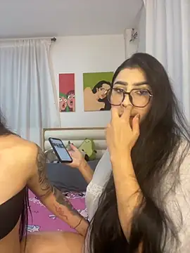 Snapshot of Sweet_and_Rous0 chatting on 09/21/25, 03:00 Sweet and Rous0 online show from 09/21/25, 03:00