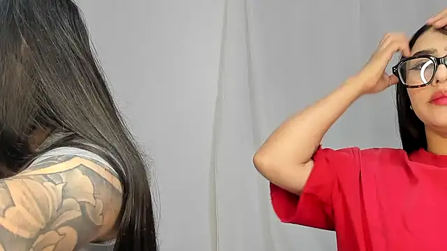 Snapshot of Sweet_and_Rous0 chatting on 11/22/25, 03:27 Sweet and Rous0 online show from 11/22/25, 03:27