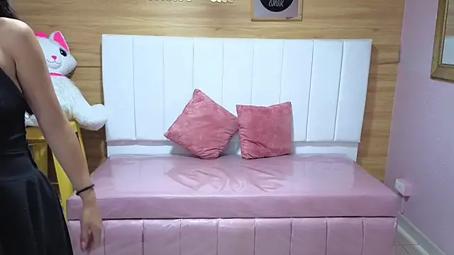 bella vibess s online show from 04/23/26, 12:40