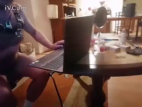 Snapshot of AlphaMax34 chatting on 09/21/25, 01:22 AlphaMax34 online show from 09/21/25, 01:22