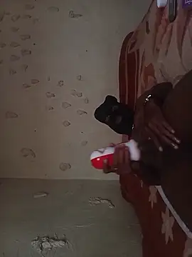 Snapshot of Pondo10 chatting on 11/19/25, 01:44 Pondo10 online show from 11/19/25, 01:44