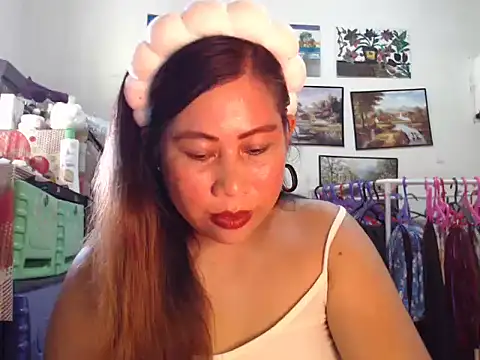 filipina beauty online show from 11/30/25, 02:01