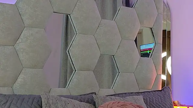 NicoleArmani online show from 02/06/26, 10:50