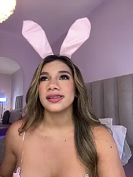 NicoleArmani online show from 10/31/25, 06:26