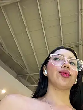 Snapshot of Min_junn chatting on 10/11/25, 02:23 Min junn online show from 10/11/25, 02:23