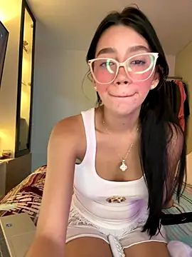 Snapshot of Min_junn chatting on 09/23/25, 01:56 Min junn online show from 09/23/25, 01:56