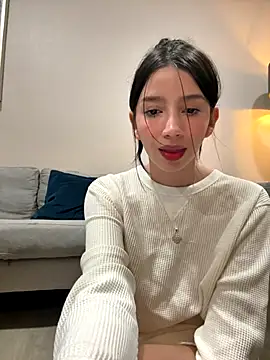 Snapshot of Min_junn chatting on 11/18/25, 01:21 Min junn online show from 11/18/25, 01:21