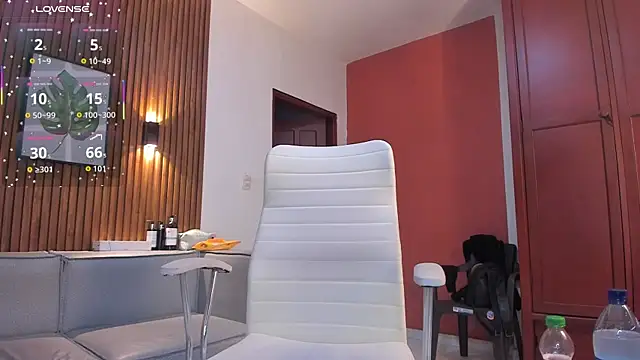 Snapshot of seraphine_arabic chatting on 12/18/25, 04:44 seraphine arabic online show from 12/18/25, 04:44