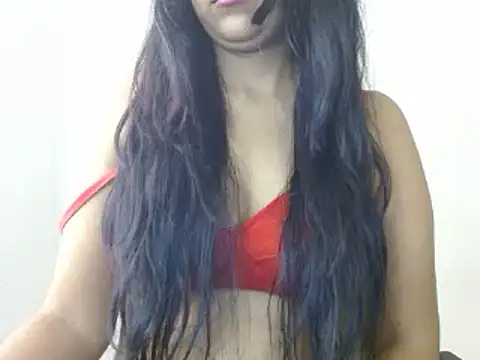 Snapshot of priya_022 chatting on 10/13/25, 04:14 priya 022 online show from 10/13/25, 04:14