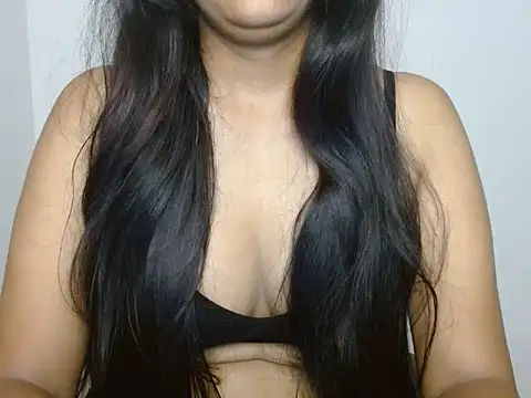 Snapshot of priya_022 chatting on 09/19/25, 05:17 priya 022 online show from 09/19/25, 05:17