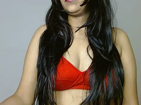 Snapshot of priya_022 chatting on 10/11/25, 03:24 priya 022 online show from 10/11/25, 03:24