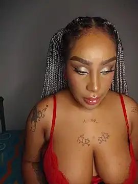 Snapshot of Queen_Amara chatting on 06/17/26, 04:23 Queen Amara online show from 06/17/26, 04:23