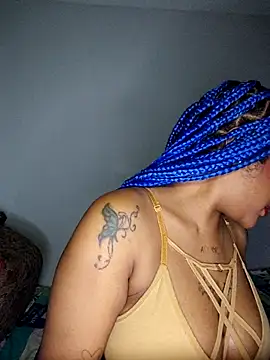 Queen Amara online show from 03/19/26, 04:23