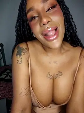 Queen Amara online show from 04/24/26, 04:14