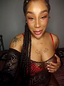 Queen Amara online show from 04/19/26, 04:13