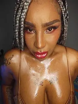 Snapshot of Queen_Amara chatting on 06/10/26, 04:13 Queen Amara online show from 06/10/26, 04:13