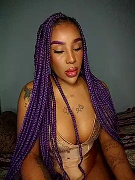 Snapshot of Queen_Amara chatting on 12/04/25, 03:27 Queen Amara online show from 12/04/25, 03:27