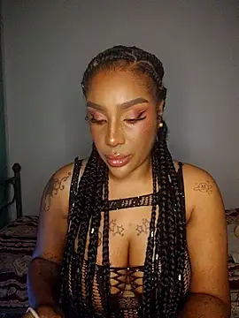 Queen Amara online show from 04/18/26, 04:04