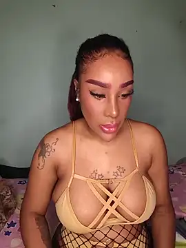 Snapshot of Queen_Amara chatting on 09/14/25, 11:49 Queen Amara online show from 09/14/25, 11:49