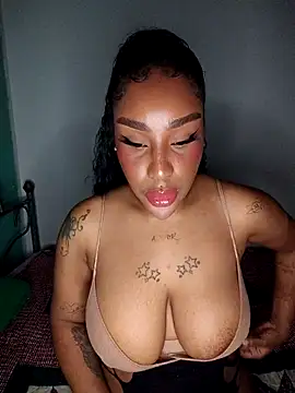 Queen Amara online show from 03/10/26, 03:54