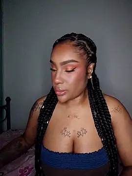 Queen Amara online show from 04/14/26, 03:33