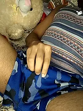 Snapshot of flingster_hunt chatting on 11/12/25, 01:04 flingster hunt online show from 11/12/25, 01:04