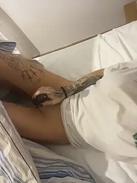 Snapshot of nikkaanderic chatting on 02/11/26, 10:48 nikkaanderic online show from 02/11/26, 10:48