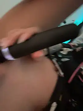 nikkaanderic online show from 04/09/26, 09:59