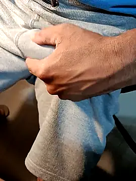 Gallo001 online show from 11/30/25, 02:56