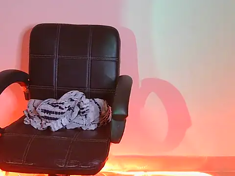 Snapshot of simran_darling1 chatting on 09/26/25, 04:03 simran darling1 online show from 09/26/25, 04:03