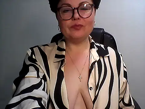 Snapshot of EllaLove2277 chatting on 02/26/26, 06:35 EllaLove2277 online show from 02/26/26, 06:35