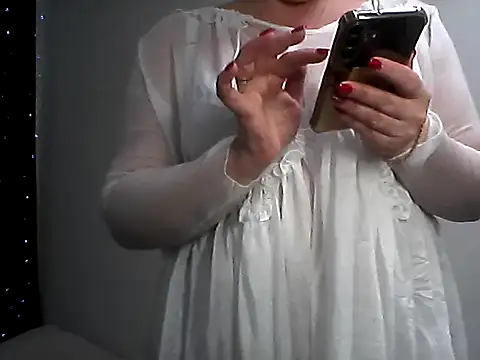 Snapshot of EllaLove2277 chatting on 01/19/26, 12:53 EllaLove2277 online show from 01/19/26, 12:53