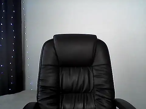 EllaLove2277 online show from 12/16/25, 08:18