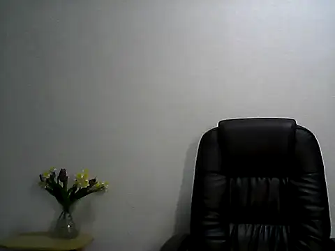 Snapshot of EllaLove2277 chatting on 03/03/26, 06:09 EllaLove2277 online show from 03/03/26, 06:09