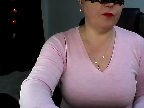 Snapshot of EllaLove2277 chatting on 02/04/26, 08:09 EllaLove2277 online show from 02/04/26, 08:09