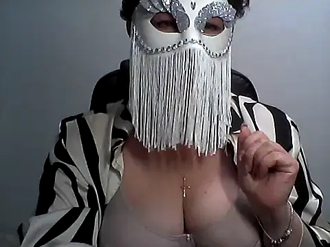 Snapshot of EllaLove2277 chatting on 07/10/26, 10:04 EllaLove2277 online show from 07/10/26, 10:04