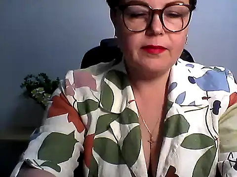 EllaLove2277 online show from 04/18/26, 05:26