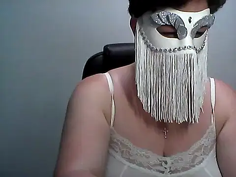 Snapshot of EllaLove2277 chatting on 06/25/26, 11:37 EllaLove2277 online show from 06/25/26, 11:37