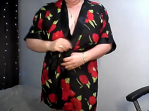 EllaLove2277 online show from 12/15/25, 06:30