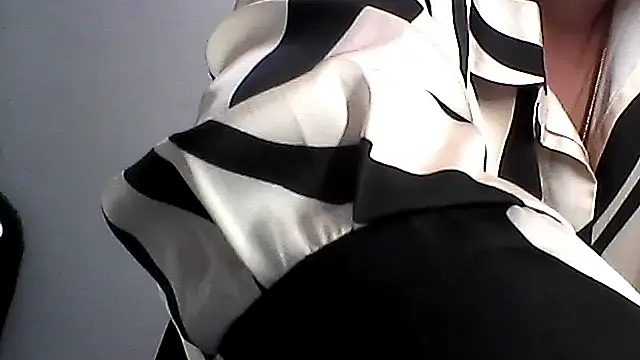 EllaLove2277 online show from 12/03/25, 05:41