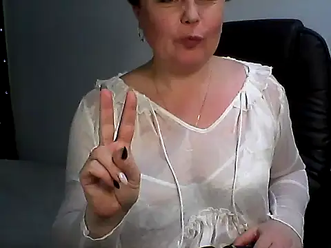 Snapshot of EllaLove2277 chatting on 01/10/26, 06:58 EllaLove2277 online show from 01/10/26, 06:58