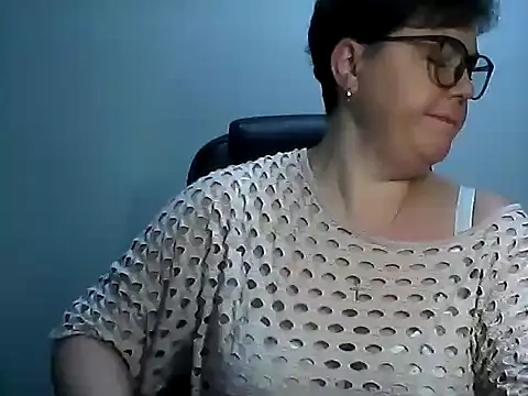 Snapshot of EllaLove2277 chatting on 02/06/26, 07:15 EllaLove2277 online show from 02/06/26, 07:15