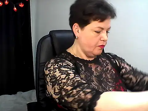 Snapshot of EllaLove2277 chatting on 02/03/26, 12:32 EllaLove2277 online show from 02/03/26, 12:32